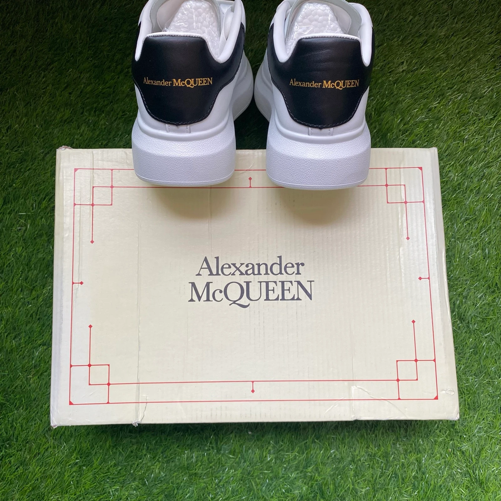 Alexander McQueen Oversized White and Black | Size 36 | New | With Box – photo 4